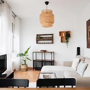 https://sunny-and-modern-apartment-ideal-for-groups.catalonia-hotels.com